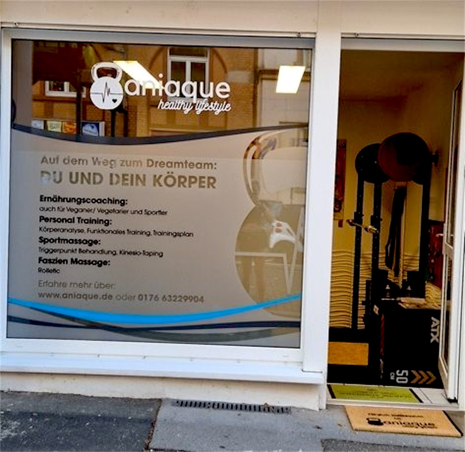 aniaque, Studioansicht von außen